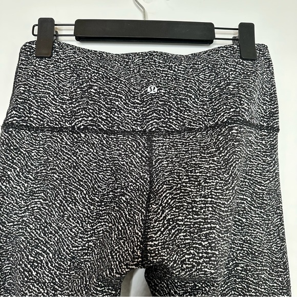 Lululemon High Times Pant in Luon Suited Jacquard Black White - Picture 8 of 8